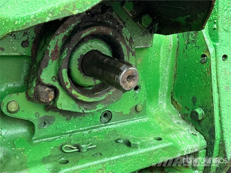 John Deere 2130 2WD Tractor Traktoren