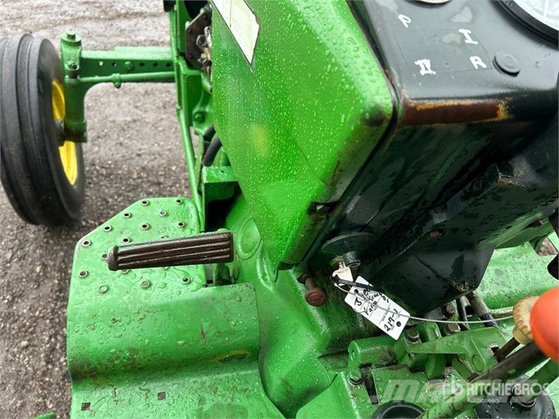 John Deere 2130 2WD Tractor Traktoren