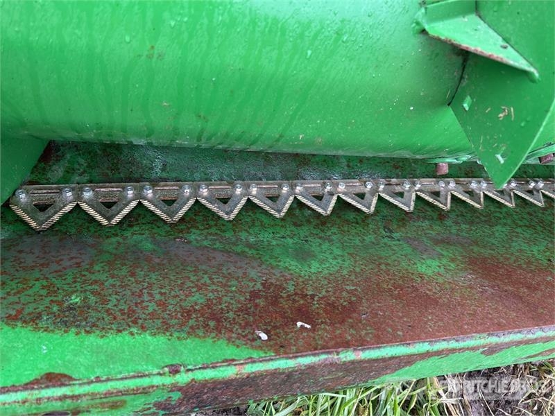 John Deere 213F 13 ft Rigid Combine Header Skärbord