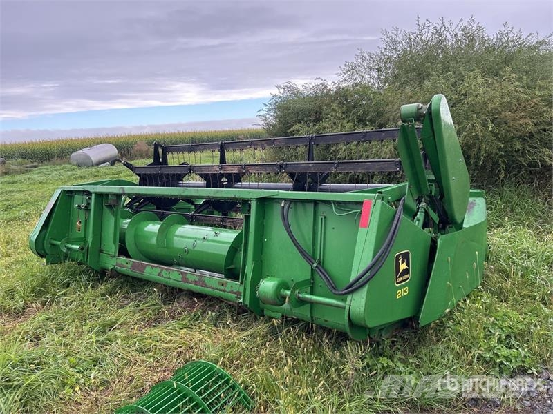 John Deere 213F 13 ft Rigid Combine Header Skärbord