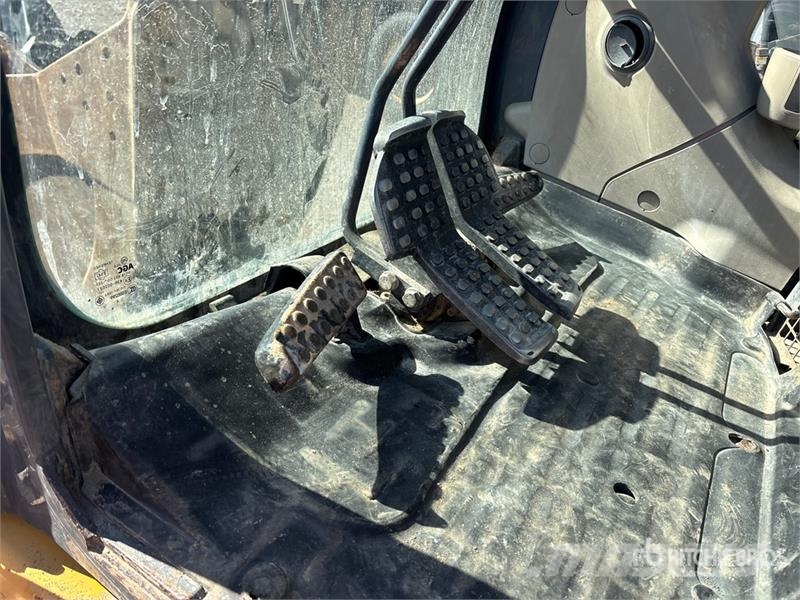 John Deere 225D LC Tracked Excavator Escavadoras de rastos