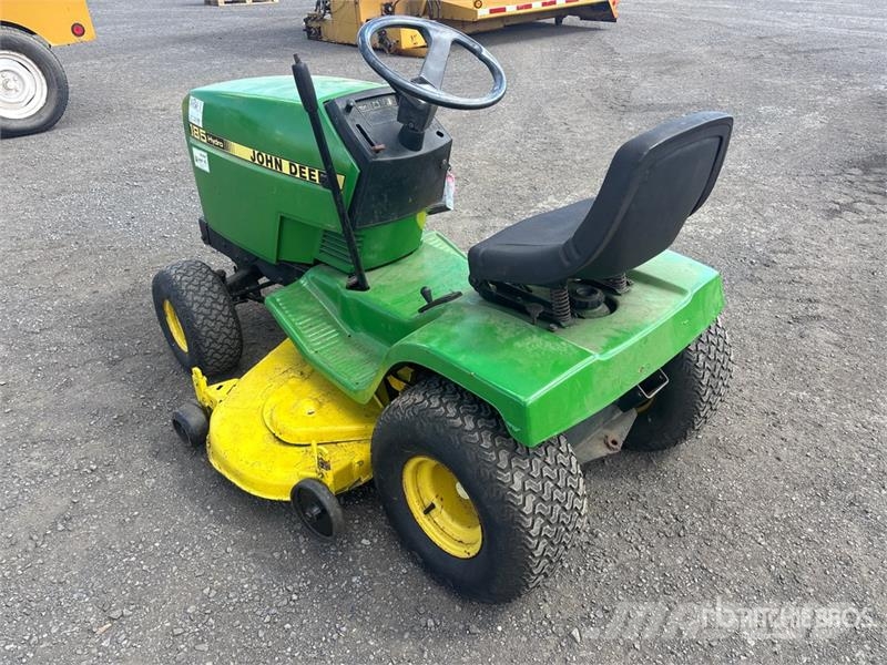 John Deere 235 4x2 Ride-On Lawn Mower 탑승형 잔디깎기