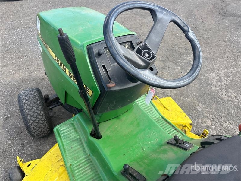 John Deere 235 4x2 Ride-On Lawn Mower 탑승형 잔디깎기