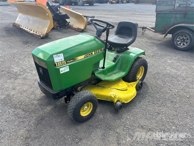 John Deere 235 4x2 Ride-On Lawn Mower 탑승형 잔디깎기