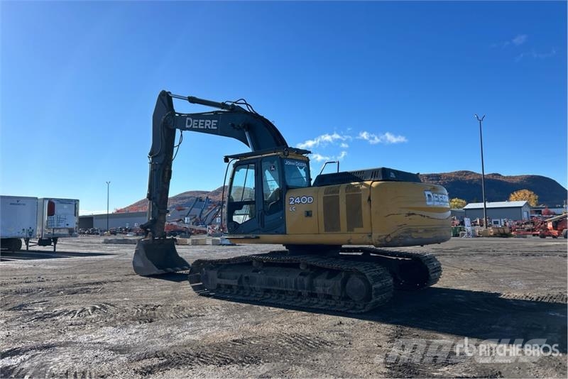 John Deere 240D LC Tracked Excavator Crawler excavators