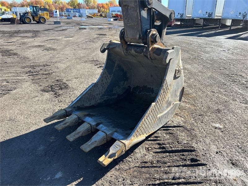 John Deere 240D LC Tracked Excavator Crawler excavators