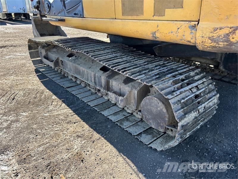 John Deere 240D LC Tracked Excavator Crawler excavators