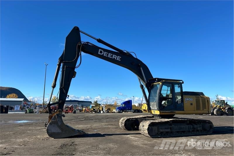 John Deere 240D LC Tracked Excavator Crawler excavators