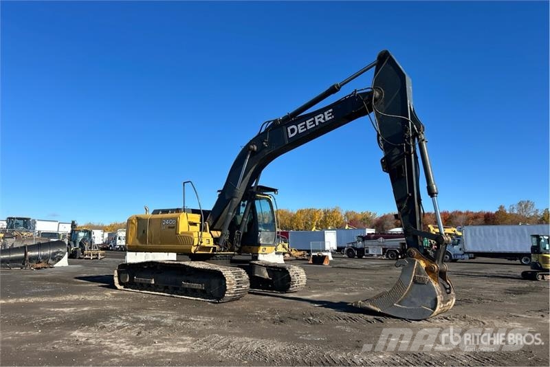 John Deere 240D LC Tracked Excavator Crawler excavators