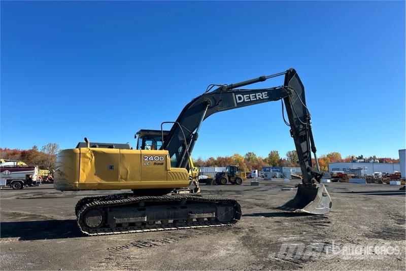 John Deere 240D LC Tracked Excavator Crawler excavators