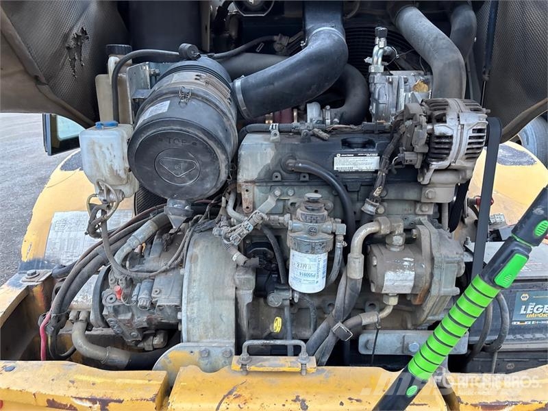 John Deere 244J Utovarivači na kotačima