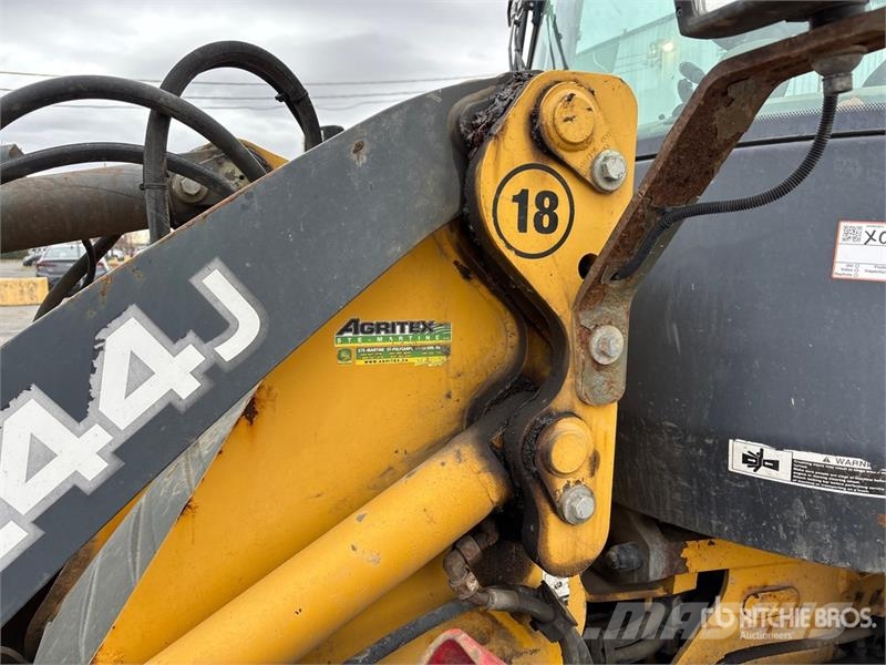 John Deere 244J Utovarivači na kotačima
