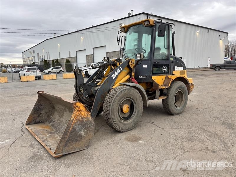 John Deere 244J Utovarivači na kotačima