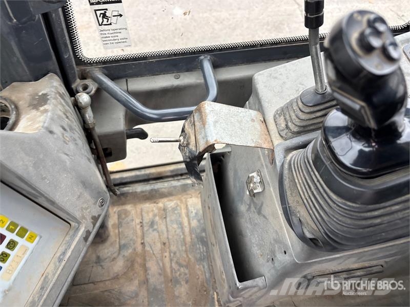 John Deere 244J Utovarivači na kotačima