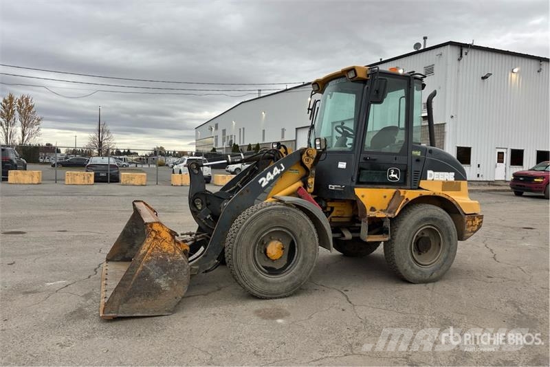 John Deere 244J Utovarivači na kotačima