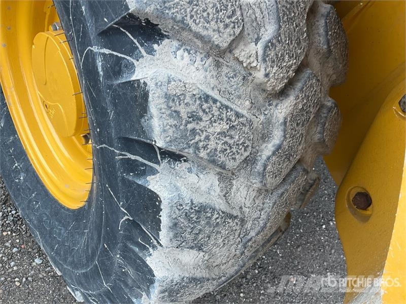 John Deere 244K-II Wheel Loader Wheel loaders