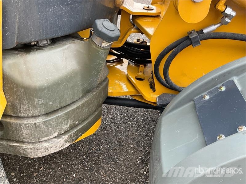 John Deere 244K-II Wheel Loader Wheel loaders