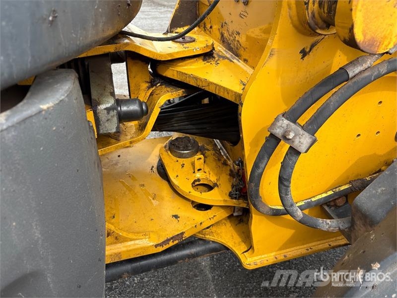 John Deere 244L Wheel loaders