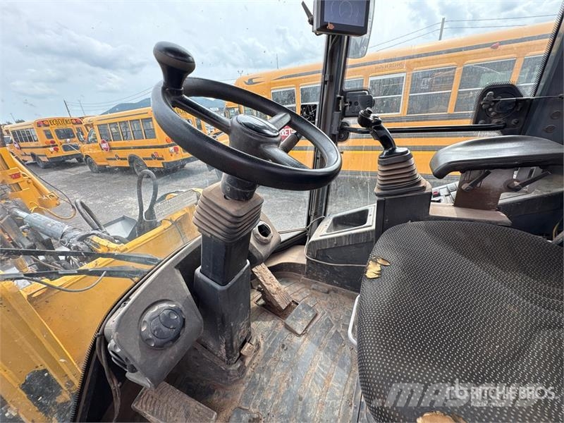 John Deere 244L Wheel loaders