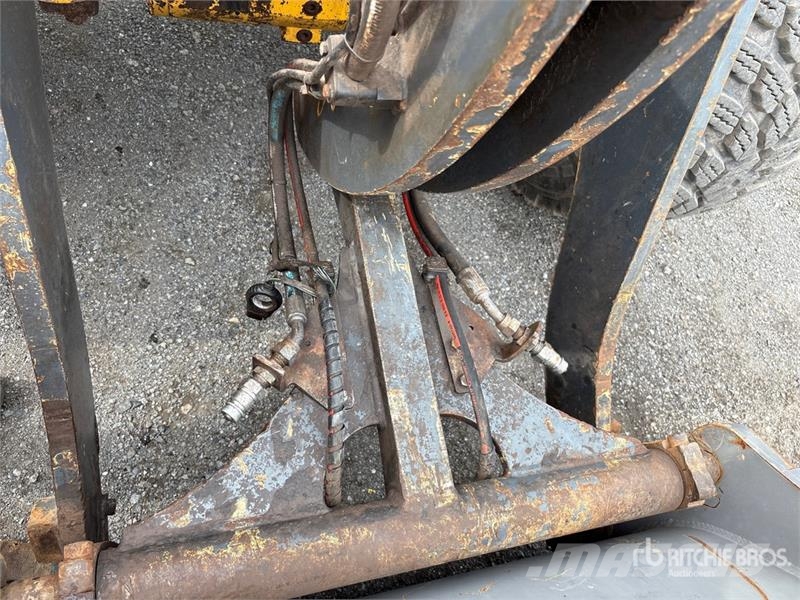 John Deere 244L Wheel loaders