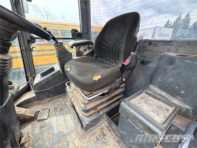 John Deere 244L Wheel loaders