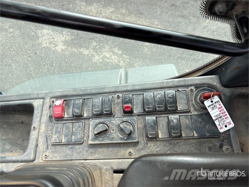 John Deere 244L Wheel loaders