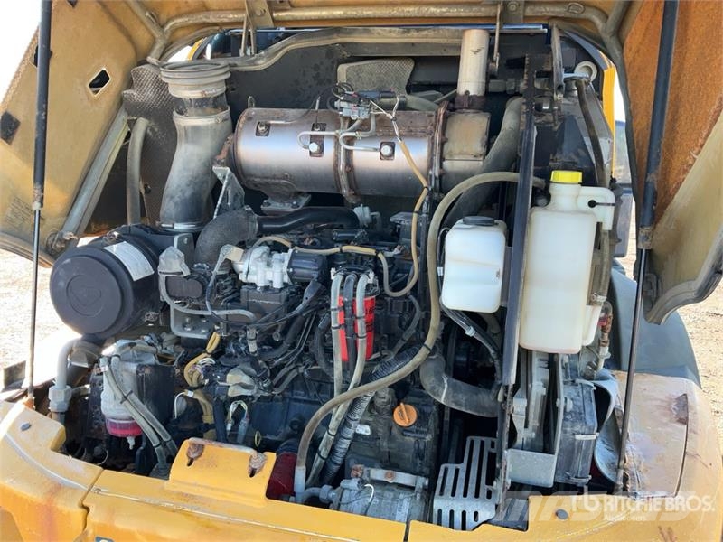 John Deere 244L Iekrāvēji uz riteņiem