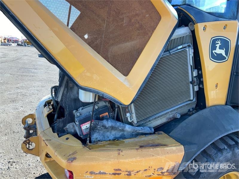 John Deere 244L Iekrāvēji uz riteņiem