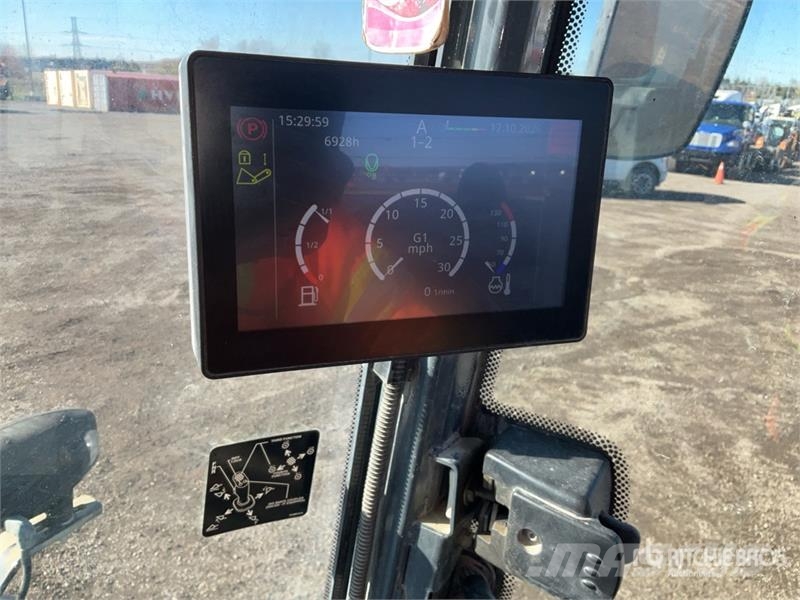 John Deere 244L Iekrāvēji uz riteņiem