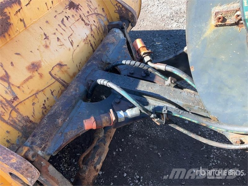 John Deere 244L Iekrāvēji uz riteņiem