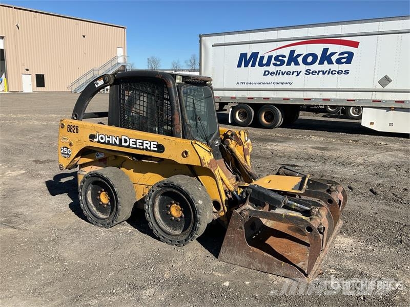 John Deere 250 Series II Kompaktlader