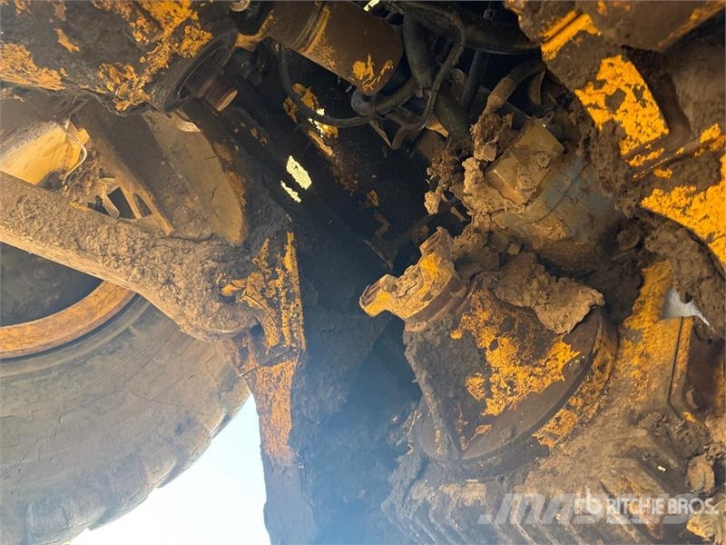 John Deere 250D Artikulētie pašizgāzēji