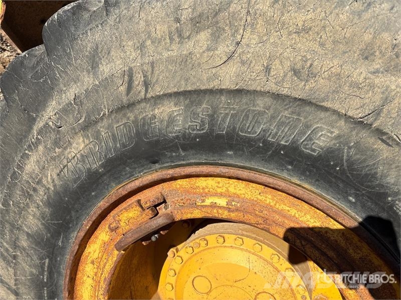John Deere 250D Artikulētie pašizgāzēji