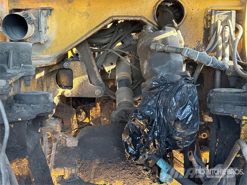 John Deere 250D Artikulētie pašizgāzēji
