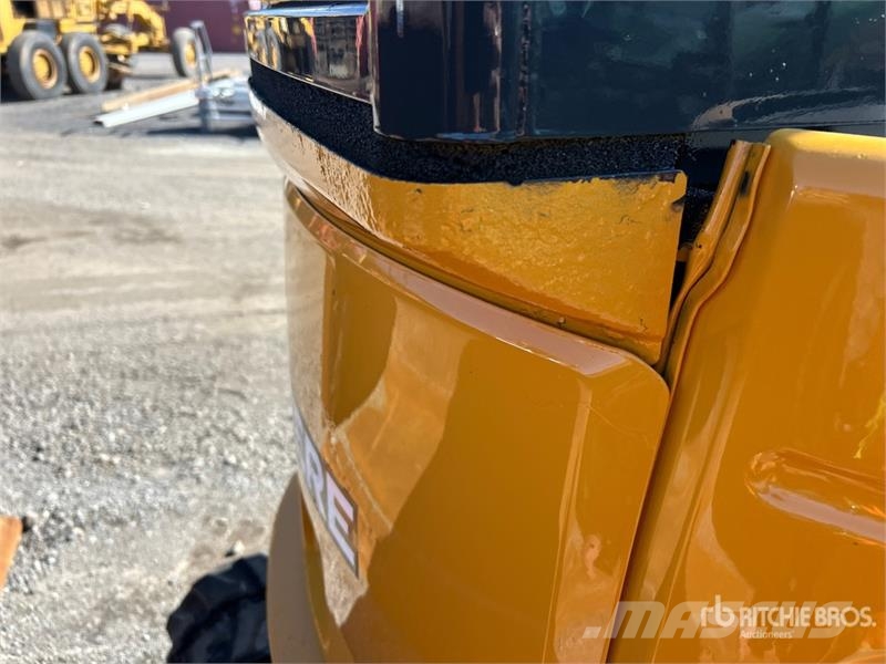 John Deere 26G ミニ油圧ショベル 7t以下（ミニユンボ・ミニディガー）
