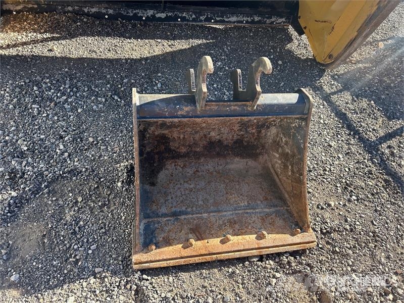 John Deere 28 in Q/C Cleanup Excavator Bucket - Fits 35G Schaufeln