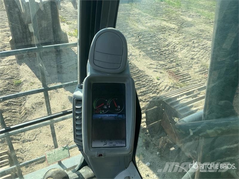 John Deere 290G LC Tracked Excavator 履带挖掘机