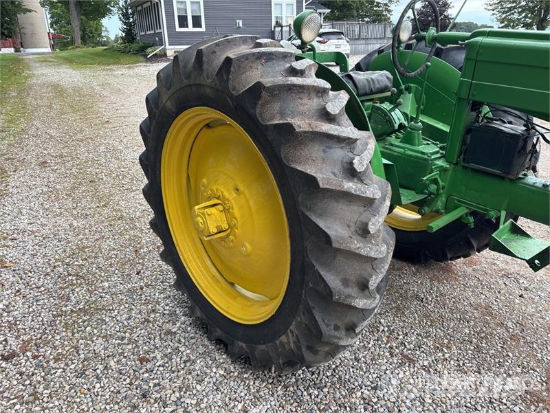 John Deere 2WD Narrow Front Antique Tractor Tratores Agrícolas usados