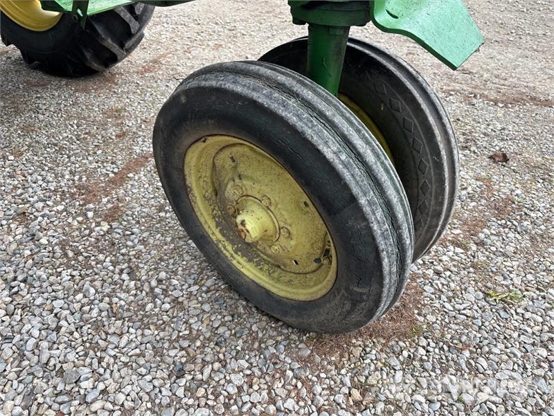 John Deere 2WD Narrow Front Antique Tractor Tratores Agrícolas usados