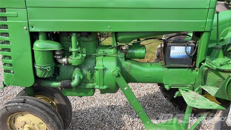 John Deere 2WD Narrow Front Antique Tractor Tratores Agrícolas usados