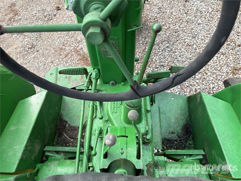 John Deere 2WD Narrow Front Antique Tractor Tratores Agrícolas usados