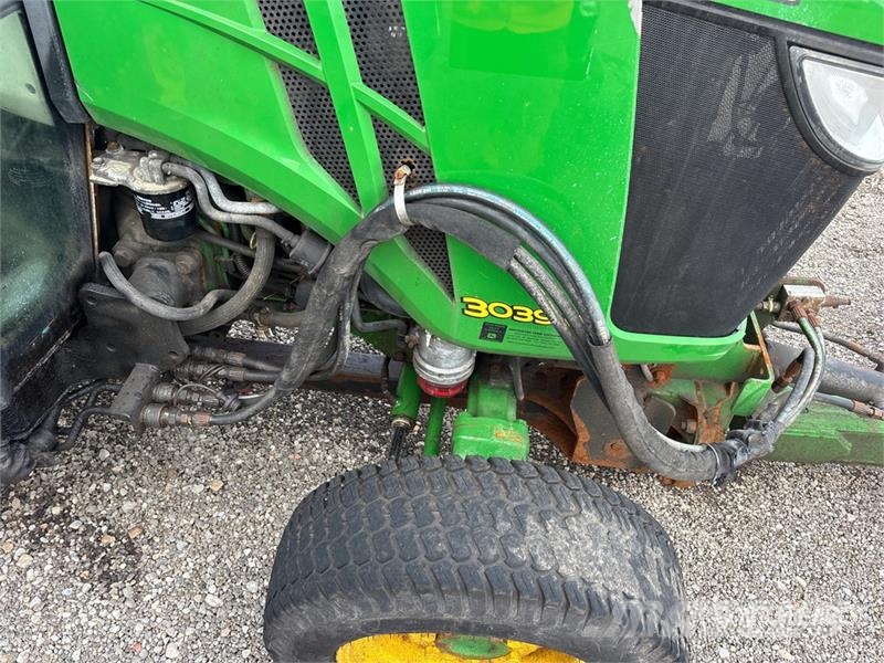 John Deere 3039R 4WD Utility Tractor Kompakttraktorer
