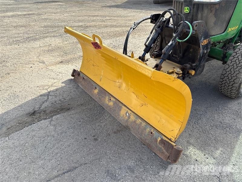 John Deere 3046R 4WD Utility Tractor Manji traktori