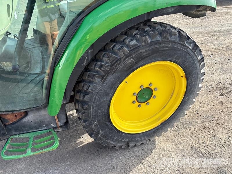 John Deere 3046R 4WD Utility Tractor Manji traktori