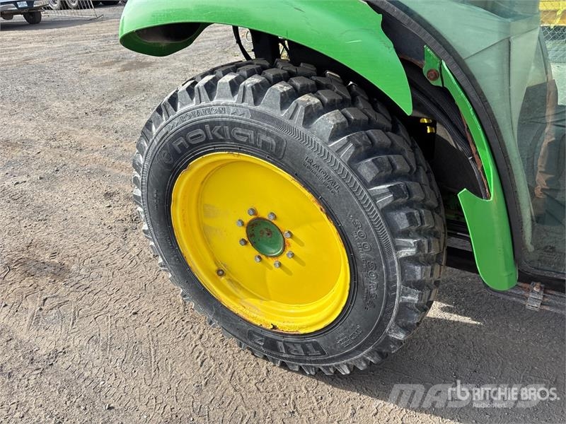 John Deere 3046R 4WD Utility Tractor Manji traktori