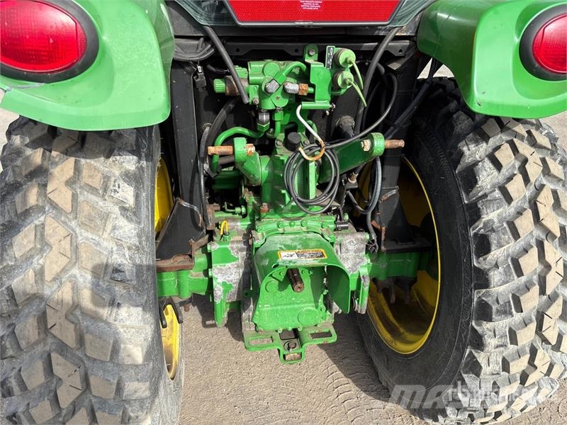 John Deere 3046R 4WD Utility Tractor Manji traktori