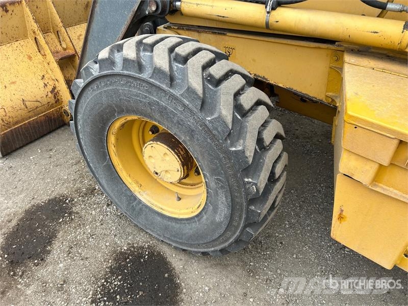 John Deere 310SJ Rýpadlo-nakladače