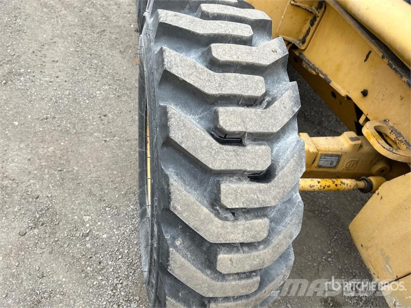 John Deere 310SJ Rýpadlo-nakladače