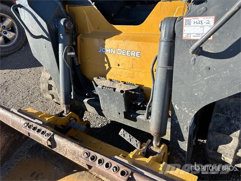 John Deere 317G Kompaktrakodók