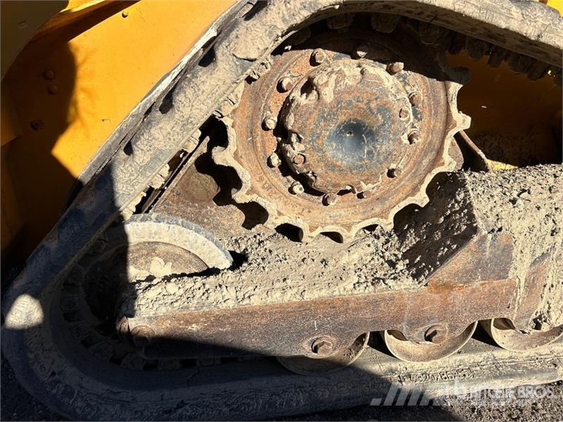John Deere 317G Kompaktrakodók